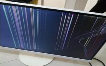 運輸過程屏幕全部爆，中通快遞說：誰叫你選擇我們的快遞？